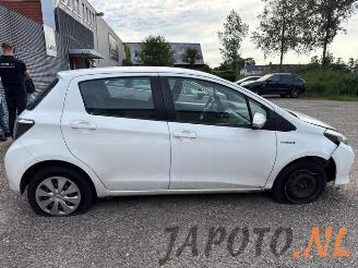 Toyota Yaris Yaris III (P13), Hatchback, 2010 / 2020 1.5 16V Hybrid picture 6
