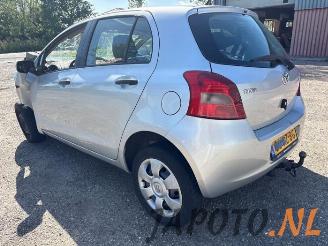 Toyota Yaris Yaris II (P9), Hatchback, 2005 / 2014 1.3 16V VVT-i picture 3