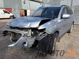 rozbiórka samochody osobowe Mitsubishi Outlander  2012/10