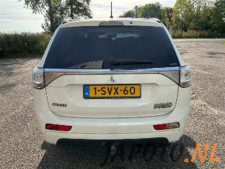 Mitsubishi Outlander Outlander (GF/GG), SUV, 2012 / 2022 2.0 16V PHEV 4x4 picture 4