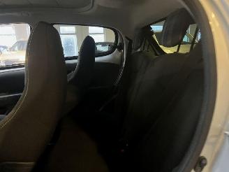 Peugeot 108 1.0 e-VTi Collection TOP! picture 15