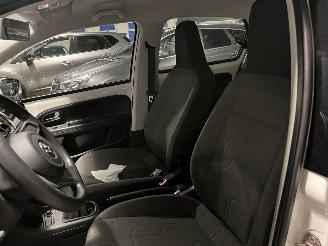 Volkswagen Up! 1.0 move up! BlueMotion picture 15