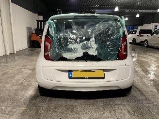 Volkswagen Up! 1.0 move up! BlueMotion picture 4