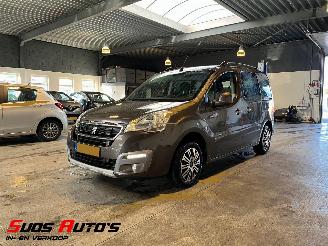 Schadeauto Peugeot Partner TEPEE 1.2 PureTech Allure 2018/3