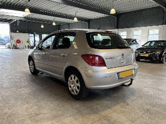 Peugeot 307 1.6-16V XS Premium picture 3