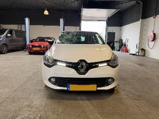 Renault Clio 0.9 TCe ECO Night&Day NL NAP! picture 8