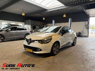 skadebil auto Renault Clio 0.9 TCe ECO Night&Day NL NAP! 2014/12