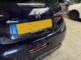 Peugeot 208 1.2 PureTech Allure picture 9