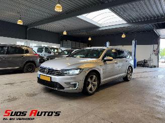 damaged passenger cars Volkswagen Passat 1.4 TSI GTE Highline 2015/10