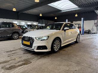 krockskadad bil auto Audi A3 Sportback 1.5 TFSI CoD Sport S Line Edition 2018/1