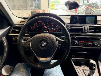 BMW 3-serie 320i Executive picture 21