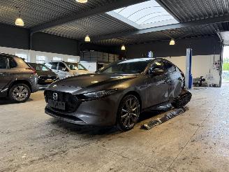 Unfallwagen Mazda 3 2.0 e-SkyActiv G 122 2021/3