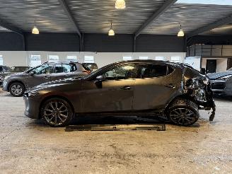 Mazda 3 2.0 e-SkyActiv G 122 picture 2