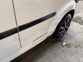 Peugeot 107 1.0-12V Millesim 200 picture 15
