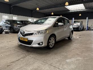 Vaurioauto  passenger cars Toyota Yaris 1.3 VVT-i Aspiration 2012/11
