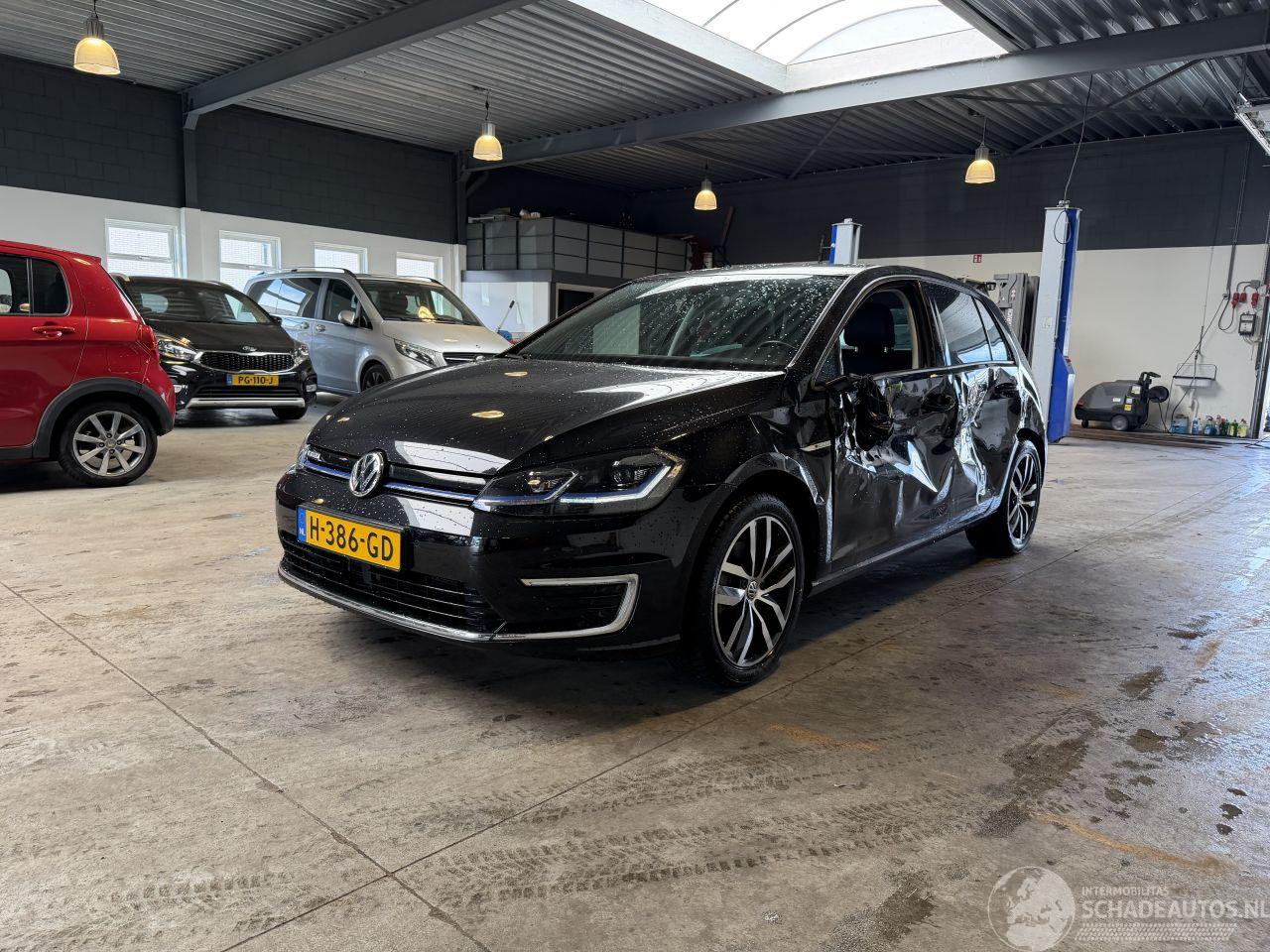 Volkswagen Golf E EDITION! 54.000 NAP!