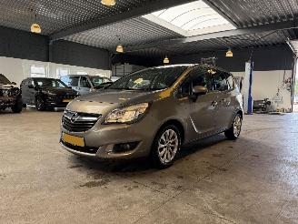 skadebil auto Opel Meriva 1.4 Turbo Design Edition 2015/3