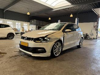uszkodzony samochody osobowe Volkswagen Polo 1.2 TSI Highline Automaat! 2015/2