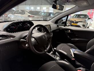 Peugeot 208 1.2 PureTech Active picture 21