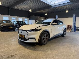 Unfallwagen Ford Mustang Mach-e Extended RWD 98 KWH 30.000 NAP! 2023/5