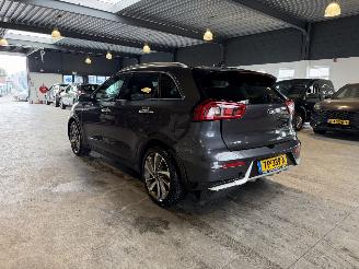 Kia Niro 1.6 GDi Hybrid Design Edition picture 3