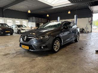 Unfallwagen Renault Mégane 1.2 TCe 130 EDC 2017/10