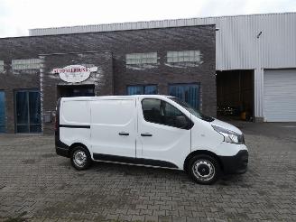 krockskadad bil bedrijf Renault Trafic 1.6 dCi T29 L1H1 Comfort 2019/5