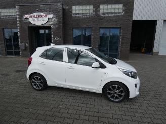 Tweedehands auto Kia Picanto 1.0 CVVT ComfortPlusLine Navigator 2018/3