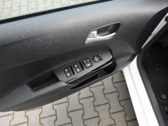 Kia Picanto 1.0 CVVT ComfortPlusLine Navigator Schadevrij!! picture 13