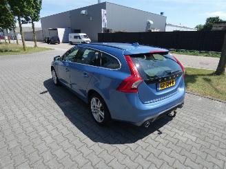 Volvo V-60 D6 Twin Engine R-Design picture 8