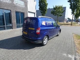 Ford Transit Courier Van 1.5 TDCI Limited Duratorq S&S picture 3