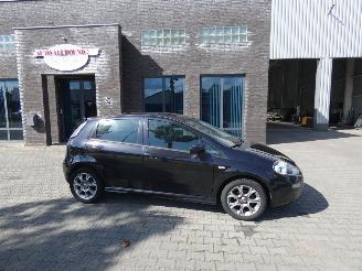 krockskadad bil auto Fiat Punto Evo 0.9 TwinAir Pop 2013/9