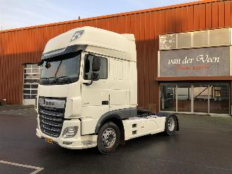 krockskadad bil vrachtwagen DAF XF 450 Superspacecab 2018/3