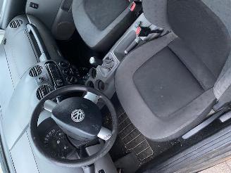 Volkswagen New-beetle (9C1/9G1) Hatchback 3-drs 2.0 (AEG) [85kW] picture 8