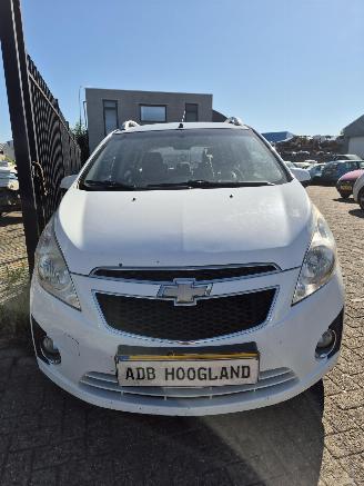 Vrakbiler auto Chevrolet  Spark (M300) Hatchback 1.0 16V Bifuel (LMT) [48kW] 2011/1