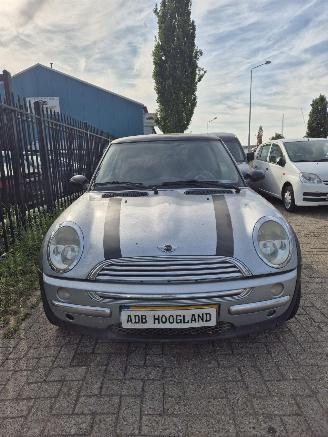  Mini One Cooper (R50) Hatchback 1.6 16V Cooper (W10-B16A) [85kW] 5-BAK 2001/1