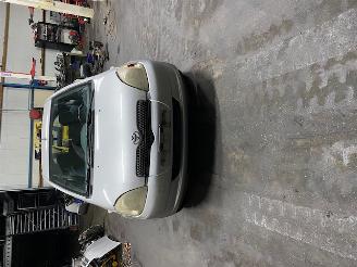 Salvage car Toyota Yaris (P1) Hatchback 1.3 16V VVT-i (2NZFE) [63kW] 5-BAK 2000/1