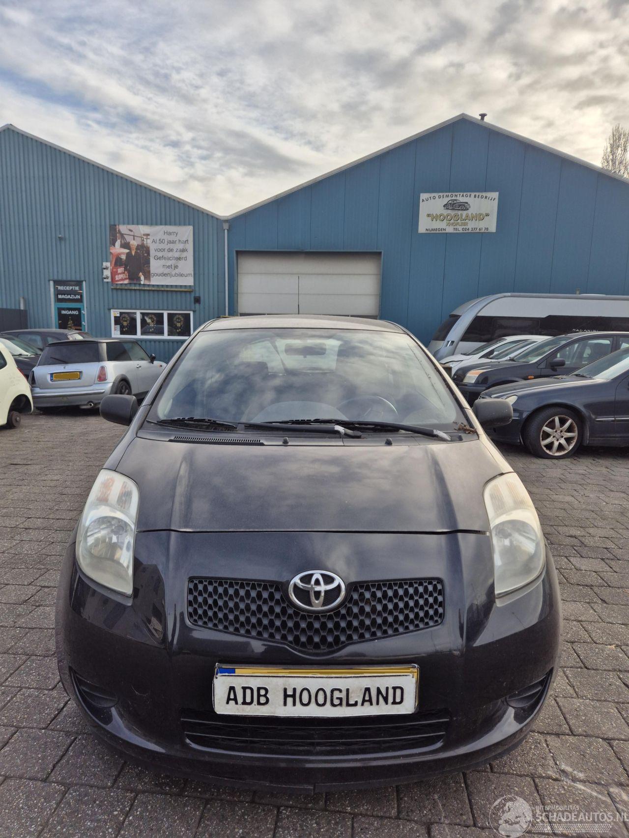 Toyota Yaris II (P9) Hatchback 1.3 16V VVT-i (2SZFE) [64kW] 5-BAK