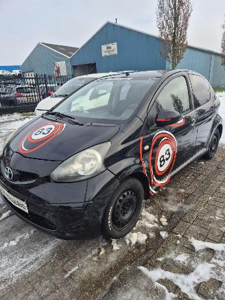 Toyota Aygo (B10) Hatchback 1.0 12V VVT-i (1KR-FE) [50kW] picture 2