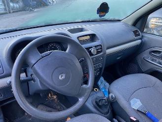 Renault Clio II (BB/CB) Hatchback 1.4 16V (K4J-710) [72kW] 5-BAK picture 8