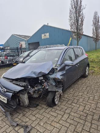 Hyundai I-20 1.1 CRDi VGT 12V Hatchback, Diesel, 1.086cc, 55kW (75pk), FWD, D3FA; EURO5 , 6-Bak picture 2