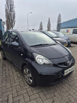 Toyota Aygo (B10) Hatchback 1.0 12V VVT-i (1KR-FE) [50kW] 5-BAK picture 6