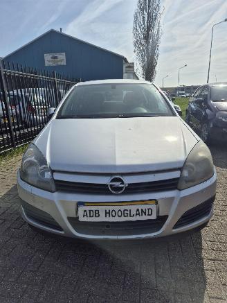 Vrakbiler auto Opel Astra H (L48) Hatchback 5-drs 1.6 16V Twinport (Z16XEP(Euro 4)) [77kW] 5-BAK 2005/1