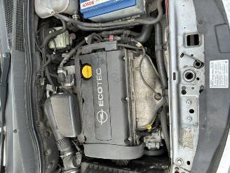 Opel Astra H (L48) Hatchback 5-drs 1.6 16V Twinport (Z16XEP(Euro 4)) [77kW] picture 6