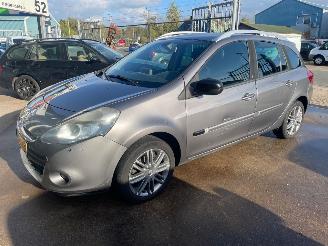 krockskadad bil auto Renault Clio Clio III Estate/Grandtour (KR) Combi 1.2 16V TCE 100 (D4F-784(D4F-H7)) [74kW 2010/7