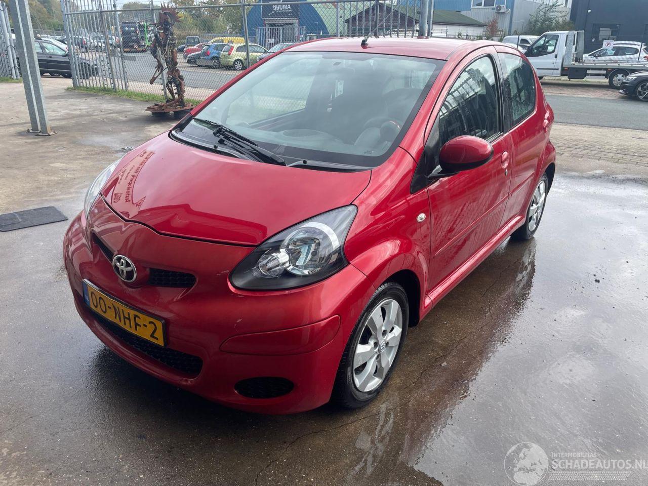 Toyota Aygo Aygo (B10) Hatchback 1.0 12V VVT-i (1KR-FE) [50kW]