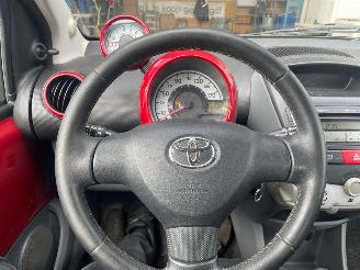 Toyota Aygo Aygo (B10) Hatchback 1.0 12V VVT-i (1KR-FE) [50kW] picture 8