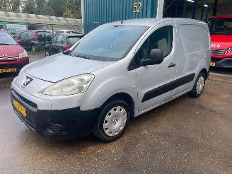 Coche accidentado Peugeot Partner Partner (GC/GF/GG/GJ/GK) Van 1.6 HDI 75 16V (DV6BUTED4(9HT)) [55kW] 2008/6