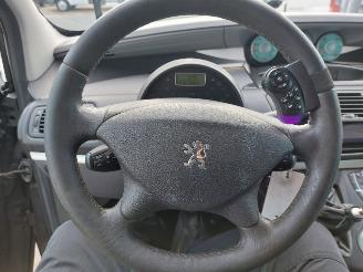 Peugeot 807 2.0 16V picture 10