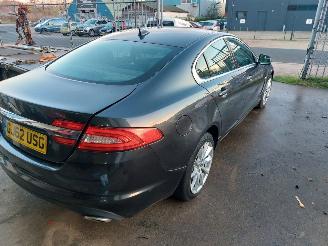Jaguar XF 2.2 D Luxury picture 6